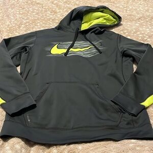 Nike therma-fit hoodie sweatshirt size medium